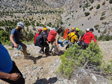 Niğde'de tırmanış sırasında düşen dağcı öldü / Fotoğraflar