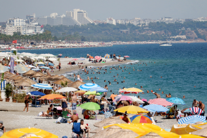 ANTALYA'da yeni eğitim dönemi öncesi sahiller doldu (VİDEO EKLENDİ)