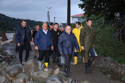 Artvin'de kuvvetli yağış ardından taşkın ve heyelan; 32 köy yolu kapandı