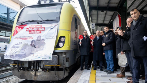 Yardım malzemeleri taşıyan "İyilik Treni"nin 21'incisi Afganistan'a hareket etti