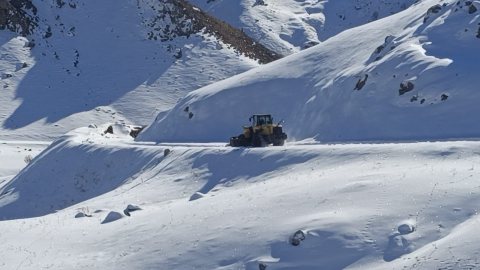 Şırnak'ta kardan kapanan 38 kilometrelik yol, ulaşıma açıldı