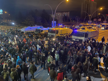 İmamoğlu'nun gözaltına alınması Ankara'da protesto edildi